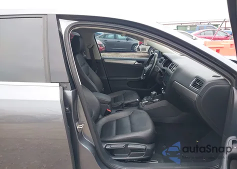 2017 Volkswagen Jetta 1.4T Se z USA, uszkodzony, nr VIN 3VWDB7AJ8HM353071